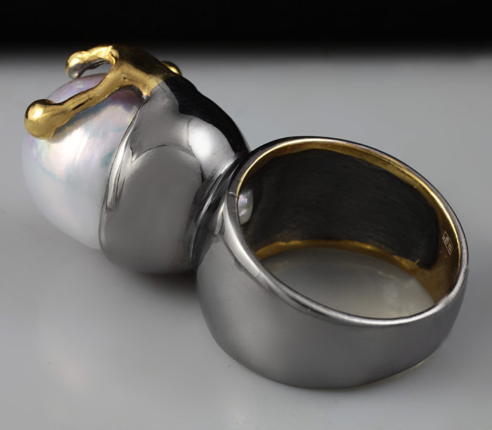 Кольцо из серебра 925 пробы с жемчужиной барокко. Серебро 925
